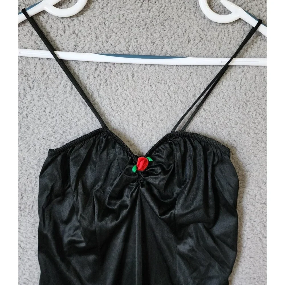 Vtg Undercover Wear Women's Sz S Sleeveless Short Mermaid Style Nightgown Black‎